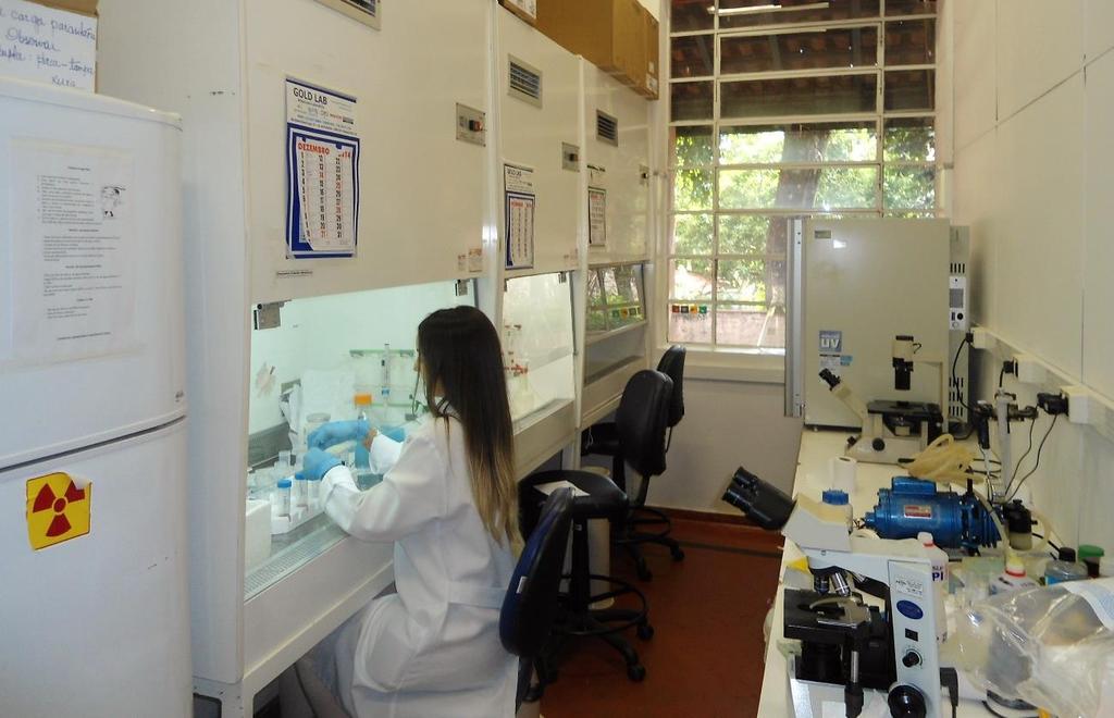 O Laboratório O objetivo do laboratório de Imunoparasitologia é formar alunos com conhecimento científico e crítico, além de contribuir com o