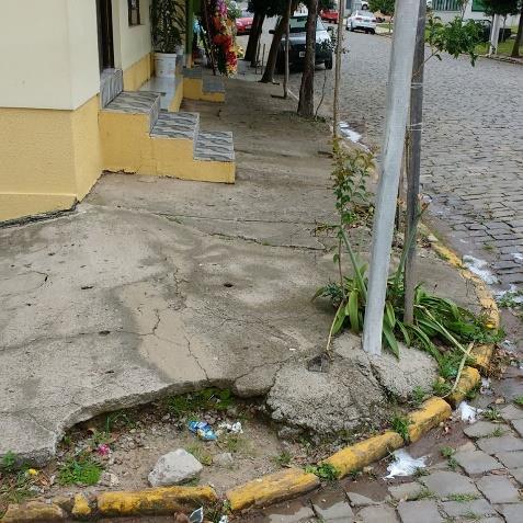 CRUZ Trecho Imagem Atributo Trecho 1 Largura da Calçada Superfície da Calçada Inclinação Desníveis