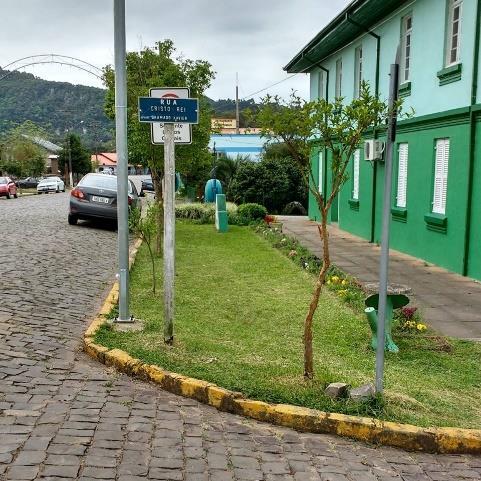 102 Trecho 6 Largura da Calçada Superfície da Calçada Inclinação Desníveis Rebaiamento Travessia