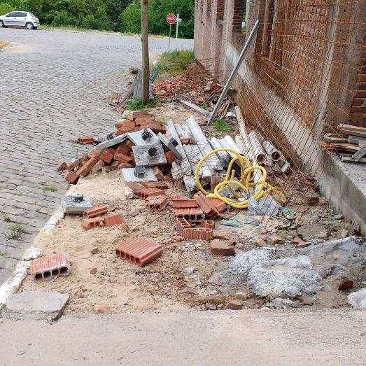 Desembarque Mobiliários e Equipamenos Urbanos A AP NA Largura da  Desembarque Mobiliários e Equipamenos