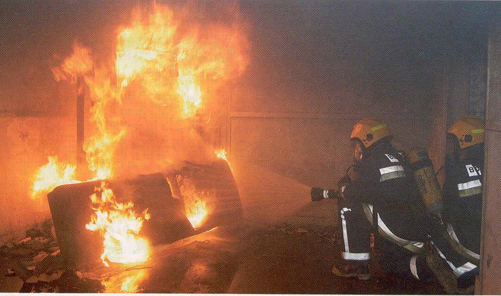 Segurança contra Incêndios Extinção - Arrefecimento (Limitação do Calor) consiste na redução da