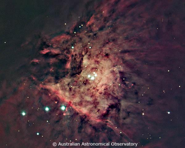 Regiões H II Um problema ainda em aberto com o nosso modelo de formação estelar em nuvens grandes é que, já que as estrelas de alta massa se formam mais