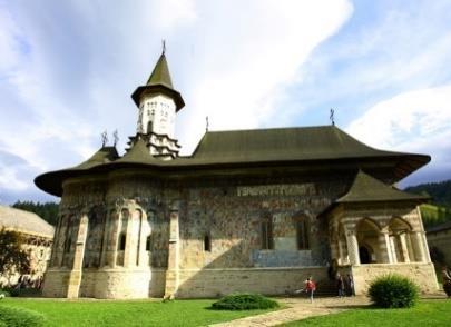 Visitaremos ainda o Mosteiro de Sinaia, construído em 1695 num estilo muito característico romeno: Brancovenesc. Almoço livre durante as visitas. Continuação de viagem com destino a Brasov.
