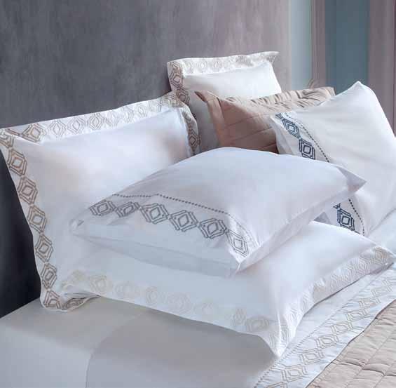 edding Roupa de cama Items available in white/taupe, white/blue, white/ivory and white/grey Disponível em branco/taupe, branco/azul, branco/marfim e branco/cinza.