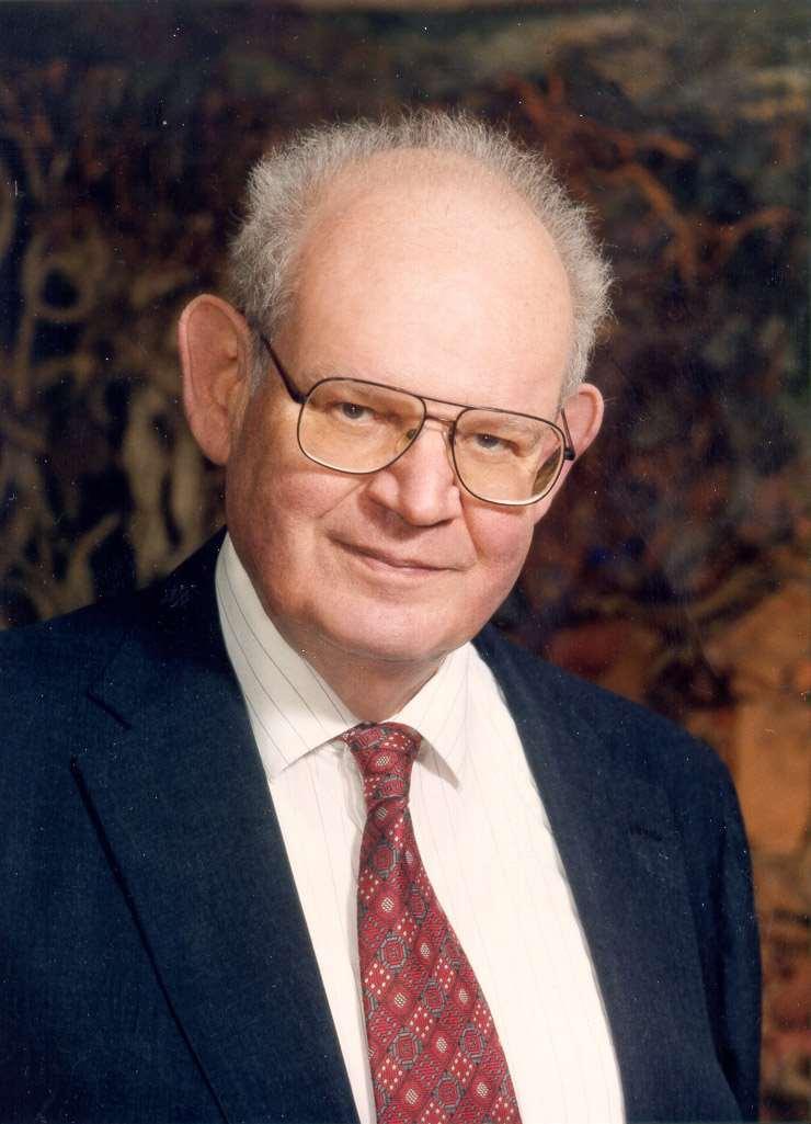 Como surgiram os fractais Benoit Mandelbrot (1924-2010) Tentou descrever matematicamente objetos e formas naturais em situações em que a Geometria Euclidiana