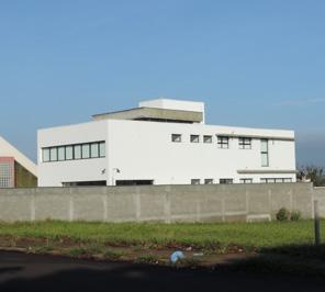 ESTRUTURA Ampla e Moderna Com sede no Brasil, na cidade de Araraquara/SP, localizada a 270 km da capital do Estado, conta com instalações próprias, amplas e modernas, em um terreno de 600 m² e área