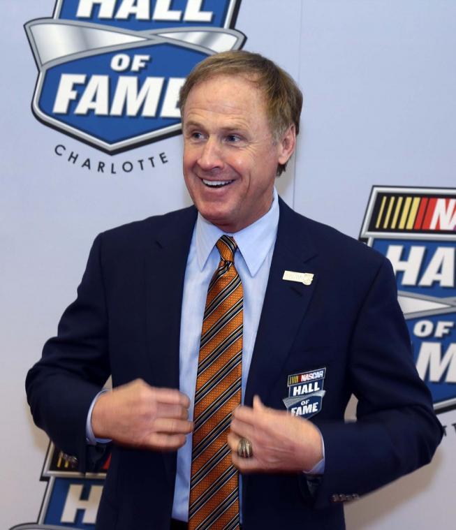 Rusty Wallace foi o principal responsável pela construção do Iowa Speedway O Iowa Speedway é um oval que tem o formato conhecido como Shape D, ou seja, o seu formato lembra a letra D maiúscula.