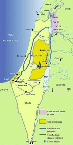 Os grandes sistemas de captação de água de Israel e da Jordânia estão representados pelas
