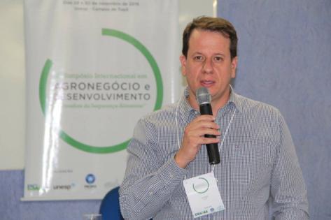 Prof. Wagner Luiz Lourenzani Carlos Arthur Barbosa da Silva (Presidente da Comissão Organizadora do II SIAD) No período