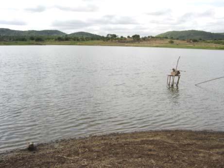 Foi escolhido um ponto de coleta para cada reservatório (Figuras 2 a 10), referenciado com o uso de GPS (Tabela 1). Tabela 1. Descrição e localização dos Pontos de Coleta.