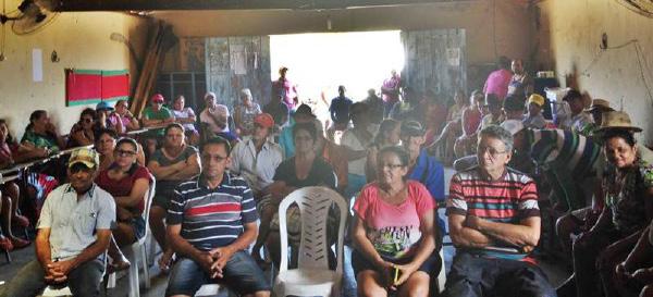 Estavam presentes 130 associados dos 236 Sócios existentes na associação. A pauta da reunião foi tratar da crise hídrica e do conflito sobre o domínio do terreno e sede provisória da associação.