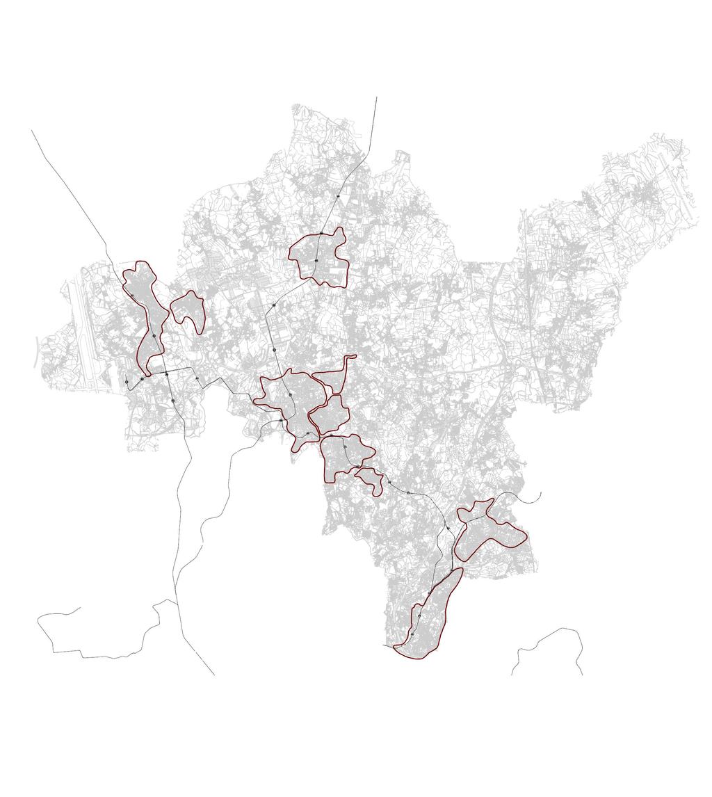 A empresa Metro do Porto, SA que gere e opera as linhas de Metro que atravessam a cidade da Maia, apostou claramente na criação de acessibilidade às suas estações e veículos.