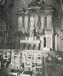 14 Altar e órgão no interior da capela (Achilles, 1909: 3). 15 Planta do rés-do-chão (Collares, 1909: 2).