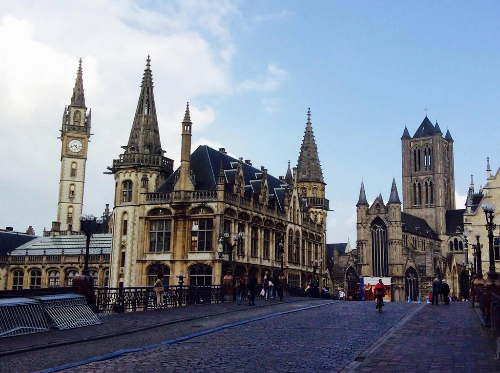 "Ghent" Envie uma foto do seu período de intercâmbio para