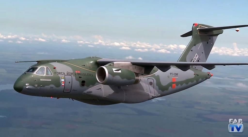 KC-390 O céu é o limite A campanha de ensaios do KC-390 apresenta um novo recorde: é o protótipo com maior disponibilidade de voo em menor tempo na história da Embraer Por Ten Cynthia Fernandes A