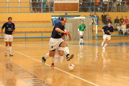 As atitudes e comportamentos técnico-tácticos de base dos jogadores - durante o processo ofensivo 1. Procurar obstinadamente o golo. Tentando objectivá-lo o maior número de vezes. 2.