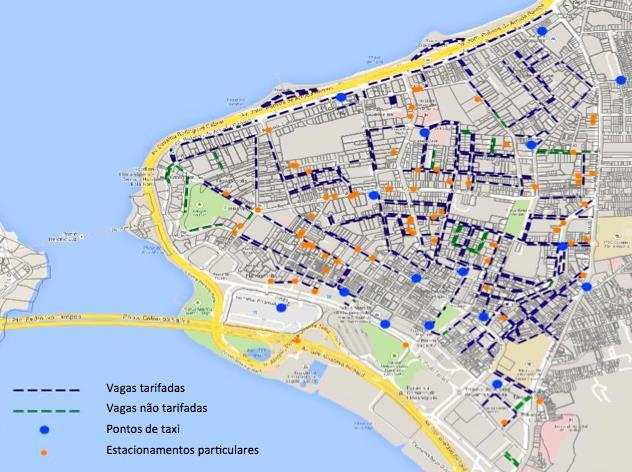 Na Figura 5-21 apresenta-se a disposição dos pontos de táxi e das vagas de estacionamento, tanto nas ruas quanto em lotes destinados a estacionamentos particulares, na área central de Florianópolis.