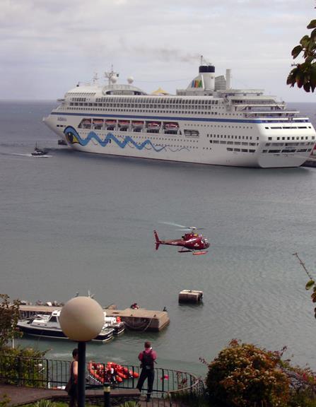 Na área metropolitana do Funchal residem cerca de 225.000 habitantes.