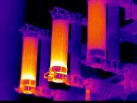 A cada ponto detectado, o termovisor registrará a imagem térmica colorida com alta sensibilidade, a
