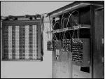 Evolução dos Computadores Primeira geração (1945 1959) Válvulas eletrônicas, quilômetros de fios, lentos, enormes e muito