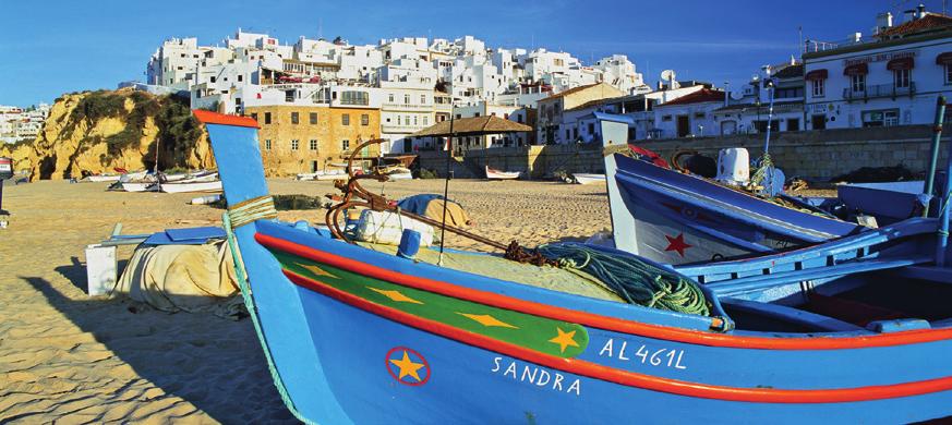 ONDE O SOL BRILHA TODOS OS DIAS Nascido à beira-mar, o Algarve serve de ponto de encontro para todos aqueles que apreciam verdadeiramente o lado bom da vida.
