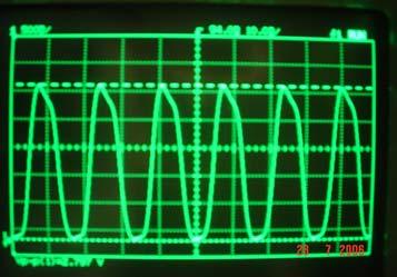 55 a) b) Figura 57. Formas de onda do sinal de saída do Prescaler 3: a) clock na freqüência de 3,58 GHz e b), na freqüência de 100 MHz. Referência Tabela 3.