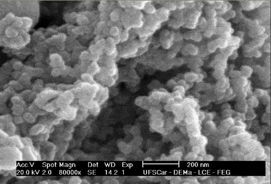 Figura 9- Microscopia do material obtido da mistura TEOS/APTES com 0,120 ml de NH 4 OH.