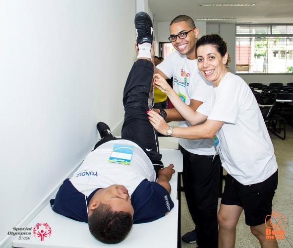 ATLETAS SAUDÁVEIS PROPORCIONA ASSISTÊNCIA MÉDICA DE QUALIDADE Special Olympics Healthy Athletes (Atletas