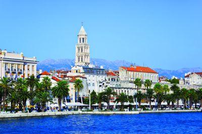 pagina 4 DIA 6 / SEXTA-FEIRA SPLIT Café da manhã e visita ao centro histórico da cidade. Split é a principal cidade da Dalmácia, com 190.000 habitantes, cifra que faz dela a segunda maior do país.