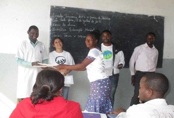 Nos meses de julho e agosto de 2014, foram desenvolvidas atividades de animação da leitura nas escolas do Distrito do Chibuto, que contaram com a colaboração especial de duas voluntárias, Madalena