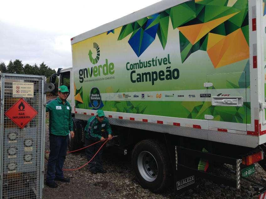 Caminhão do Projeto GNVerde sendo