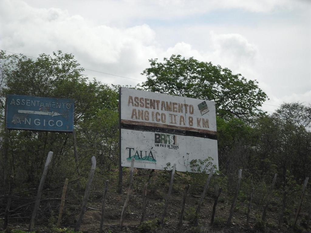 XV Encontro de Estudos Ambientais de Paises de Língua Portuguesa Angola -2013 O referido assentamento localiza-se a