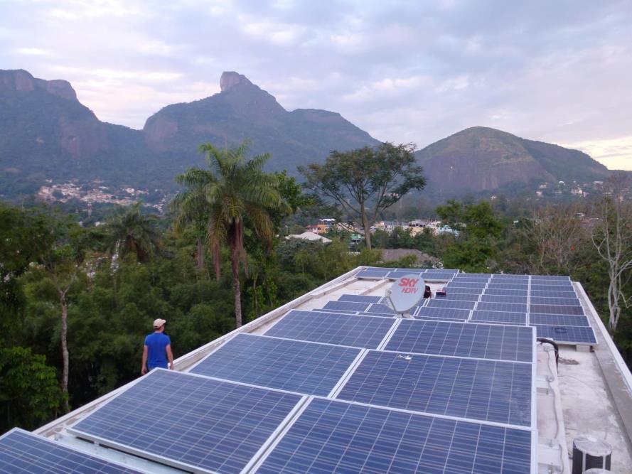 Destaques do Período 2T13 Solar Em julho de 2013, a Renova concluiu a instalação de projeto de energia solar