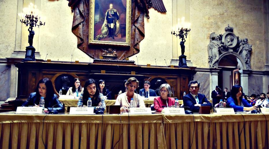 Jantámos nos claustros do Palácio de São Bento e seguimos para o hotel com alguns grupos de outros círculos, tendo ainda sobrado tempo para um passeio noturno por Oeiras. Foi uma noite em cheio!