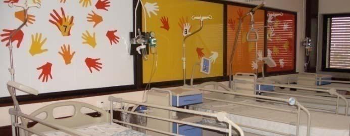 INTERNAMENTO A enfermaria de Pediatria tem uma lotação de 15 camas de Pediatria e 3 de Ortopedia Infantil.