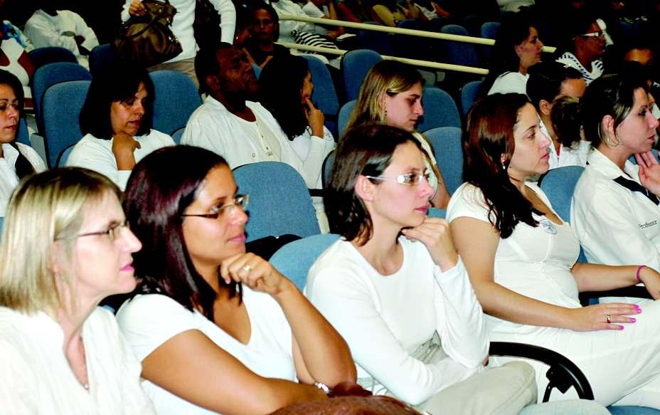 A abertura da semana ocorreu na terça-feira (dia 10), no anfiteatro da Unip com palestra da secretária Tânia Pupo e contou com a presença de alunos de Enfermagem do UniAnchieta.