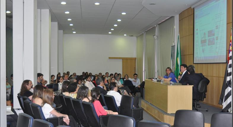 Em 14/10/2014 ocorre o lançamento da