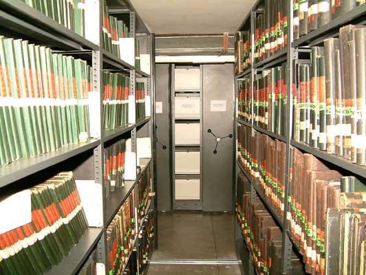ARQUIVOS PERMANENTES Conjunto de documentos preservados por possuírem valor