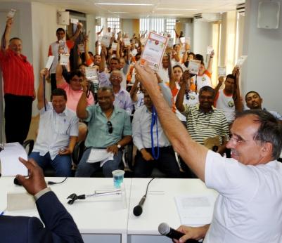 JANEIRO 0 Lideranças de 0 entidades elegem Aires Ribeiro presidente da Confederação dos Servidores Públicos Municipais 0 9 0 9 9 0 º de janeiro -