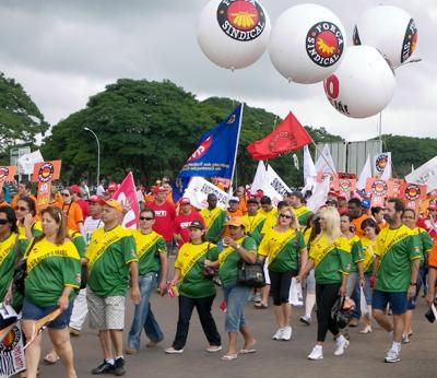 JUNHO 0 Membros da nossa Federação e dirigentes de Sindicatos filiados vão a Brasília para participar da Marcha da