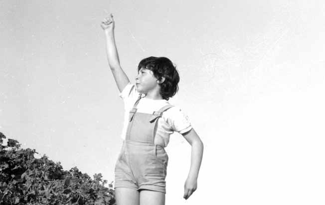 IRENE FONSECA, MATEMÁTICA, p115 Foto: arquivo pessoal de Irene Fonseca Irene Fonseca com 6 anos de idade, 1962 com 19 ou 20 valores, já não se recorda bem, em Julho de 1980.