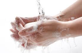 Falta de higienização das mãos pode causar infecções hospitalares.