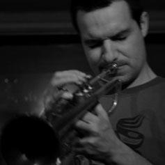 Gonçalo Marques trompete Bill McHenry sax tenor Demian Cabaud contrabaixo Bruno Pedroso bateria Gonçalo Marques estudou na Escola de Jazz do Hot Clube de Portugal e no Berklee College of Music (EUA).