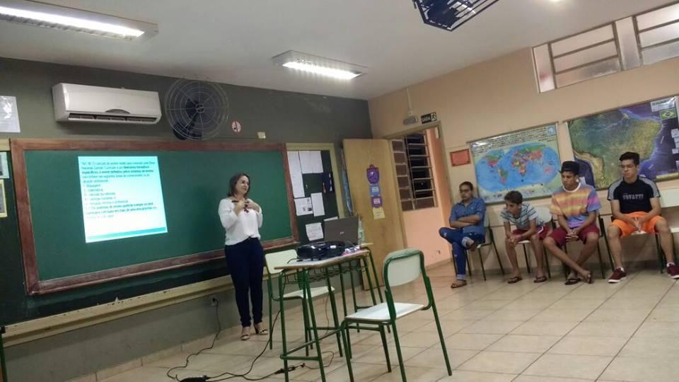 Estudo da MP e PEC no Ocupa Covatti : Alunos do Ensino Fundamental e Médio do Colégio Estadual Esperança Favaretto