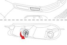 Em caso de avaria Luzes diurnas / de presença F Rode um oitavo de volta o porta-lâmpada, no sentido contrário ao dos ponteiros do relógio, e retire-o. F Desmonte a lâmpada e substitua-a.