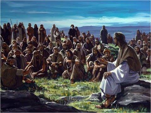 Como Moisés, Jesus sobe a Montanha e, olhando o povo, proclama a Nova Lei.