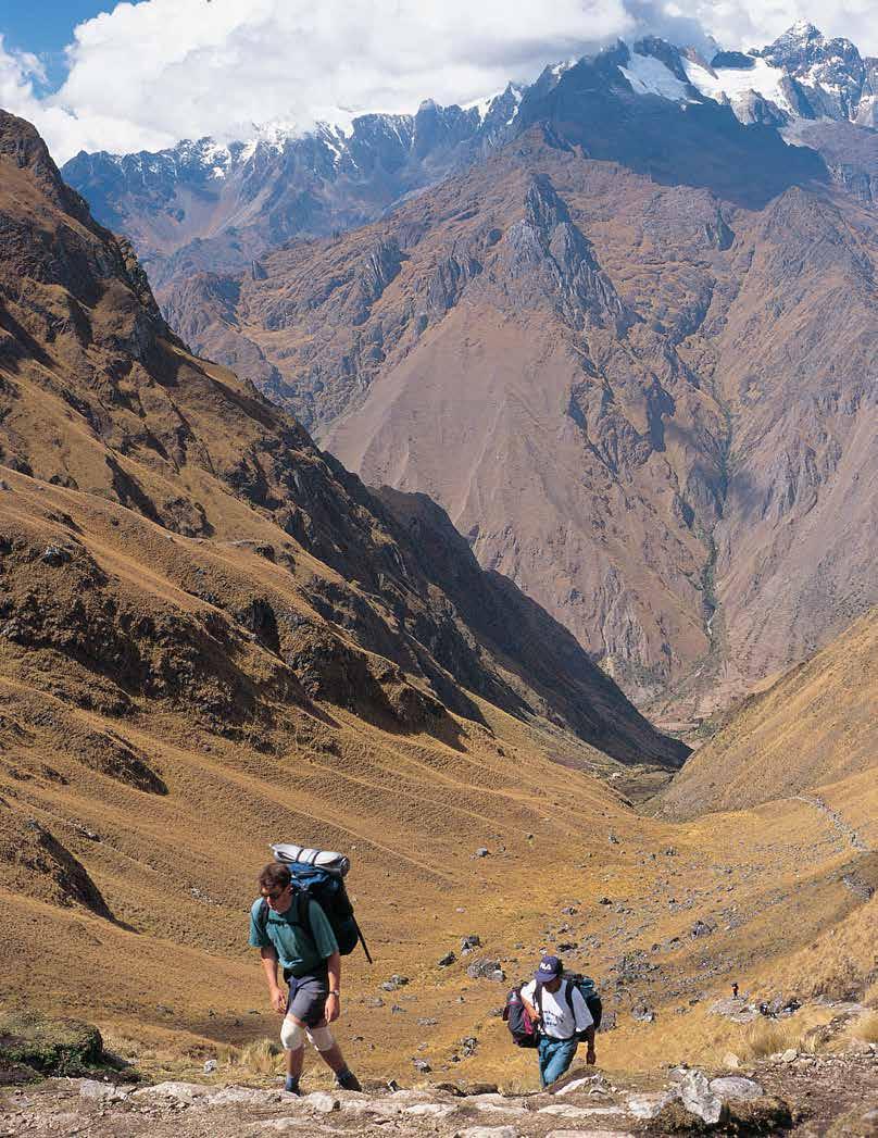 Caminho Sagrado a Machu Picchu 8 dias 7 noites: Lima, Cusco e Caminho Inca a Machu Picchu Caminhando com a mochila no ombro, a trilha não tem limites. O que viveremos aqui, também não.