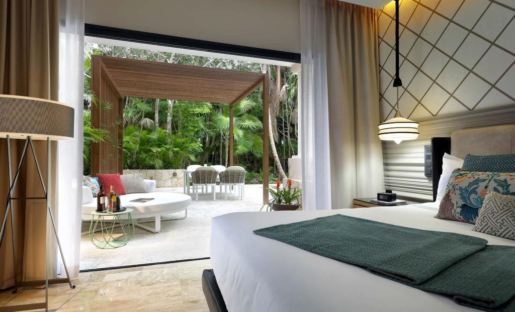 Situado à beira-mar e a uma hora do Aeroporto Internacional de Cancún, este luxuoso hotel exclusivo para os adultos oferece todo o conforto e tranquilidade num