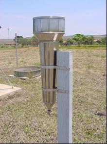 superficial). A precipitação deve ser medida em pluviômetros instalados em vários pontos da fazenda (Figura 4).