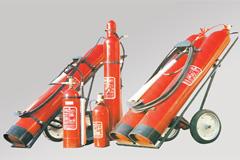 Апарати за гаснење со СО 2 Апаратите за гаснење со СО 2 наменети се за гаснење на пожар на уреди под електричен напон, а можат и за гаснење на пожар од класа В и С.